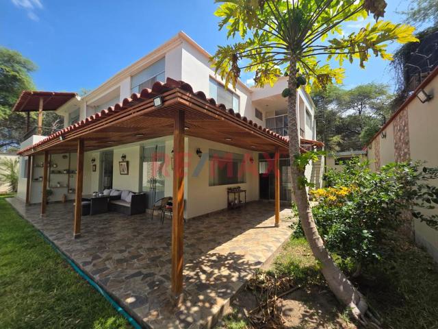Casa De Lujo En Venta En Ejidos — $450,000