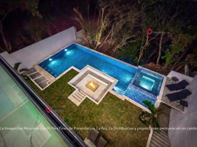 Casa de Lujo en Venta en El Palomar zona sur