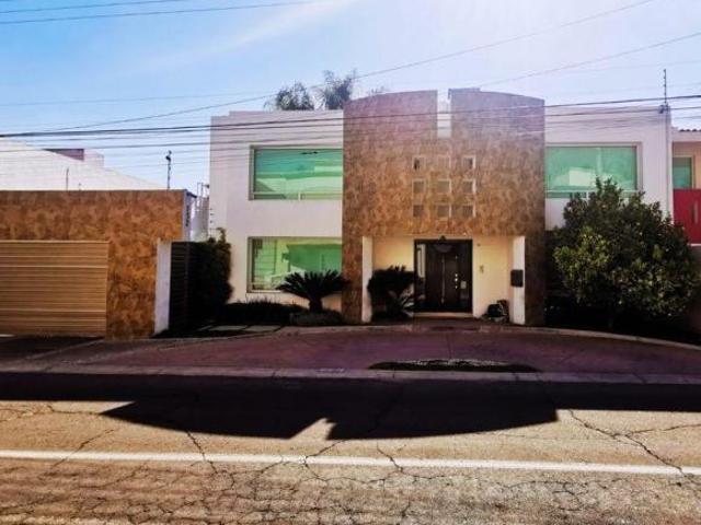 Residencia de 432 m² con jardín en Club de Golf Pachuca