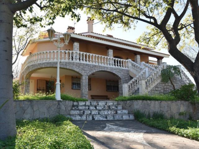 Casa De Lujo en Venta en Picassent, Valencia