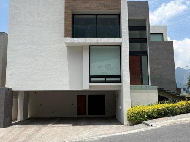Casa de Lujo en Venta Valle Poniente Almena