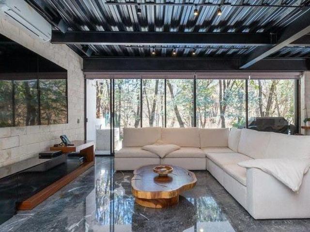 Casa de lujo junto al bosque en El Cielo Country Club