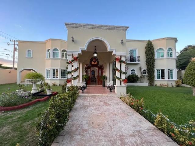 Casa de Lujo Montes de Amé