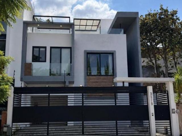 CASA DE LUJO TOTALMENTE AMUEBLADA EN VENTA EN CIUDAD BUGAMBILIAS
