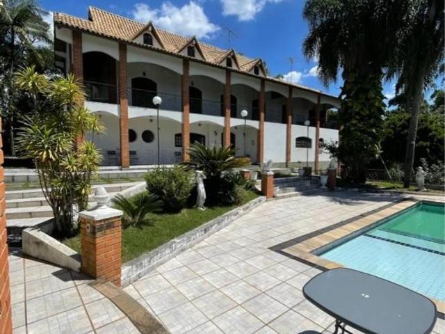 Casa de luxo com 9 quartos e 4 suítes na cidade de São Roque SP, no bairro Pavão Canguera 1.000m