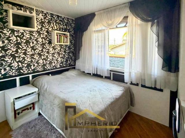 Casa de Luxo à Venda em Quitandinha PR: 5 Quartos, 1 Suíte, 2 Salas, 3 Banheiros, 6 Vagas de Garagem