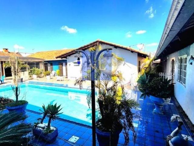 Casa de Luxo à Venda no Bairro Cajuru 4 Quartos, 2 Suítes, 3 Salas, 4 Banheiros, 5 Vagas 700 m² d