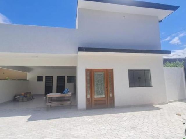 Casa de Luxo à Venda ou Locação em Bragança Paulista SP, Bairro Santa Luzia! 2 Suítes, Sala Ampla, 3