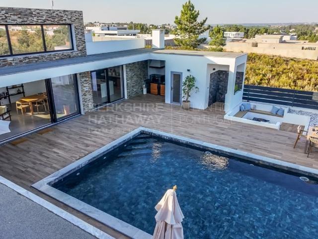 Prestigiosa casa de 300 m² à venda Vila Alegre, Seixal, Setúbal
