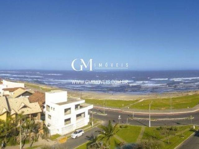Casa de luxo a beira mar na Prainha Torres RS