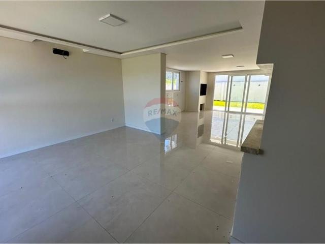 Casa de Luxo: Aluguel em Condomínio, Santa Maria