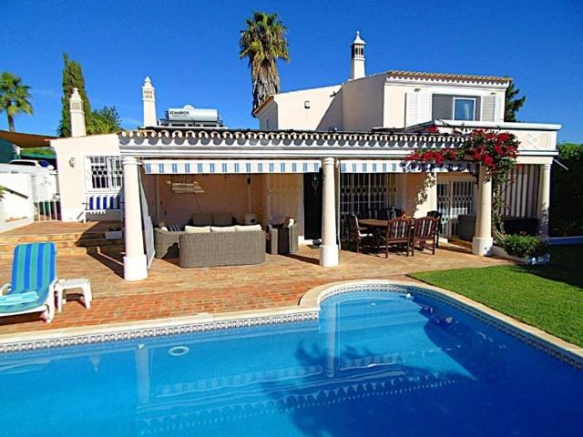 Casa de 190 m² à venda Albufeira, Faro