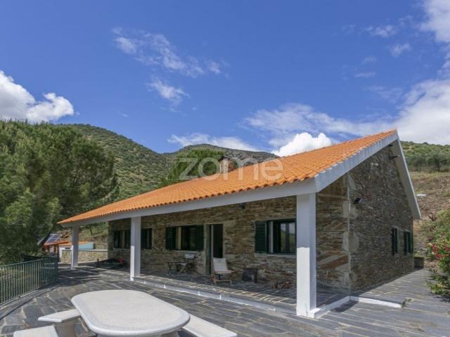 Casa de luxo de 190 m² à venda Freixo de Espada à Cinta, Portugal