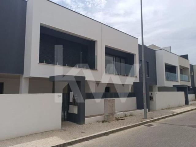 Casa de luxo de 245 m² à venda Almada, Setúbal