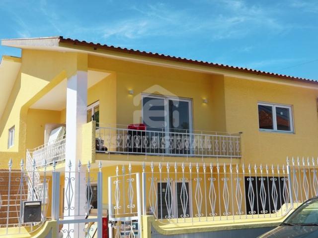 Casa de luxo de 267 m² à venda Santa Maria da Feira, Aveiro