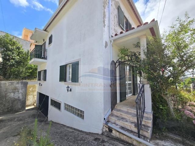 Casa de 285 m² à venda Casalinho da Azenha Pontinha, Odivelas, Lisboa