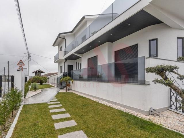 Casa de prestígio de 322 m² à venda Felgueiras, Porto