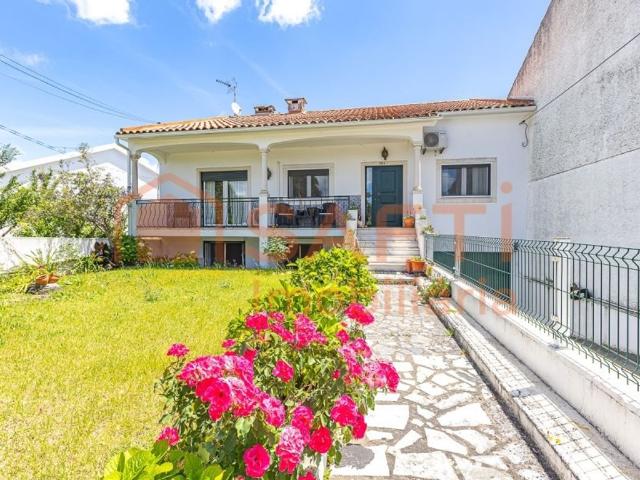 Casa de luxo de 355 m² à venda Torres Novas, Santarém