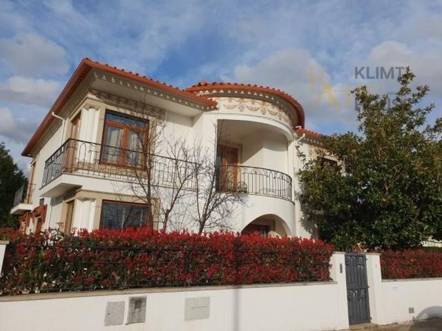 Prestigiosa casa de 373 m² à venda Covilhã, Castelo Branco