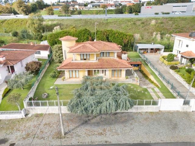 Casa de luxo de 443 m² à venda Braga, Portugal