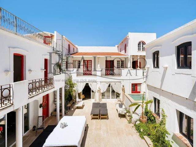 Casa de 518 m² à venda Almada, Setúbal