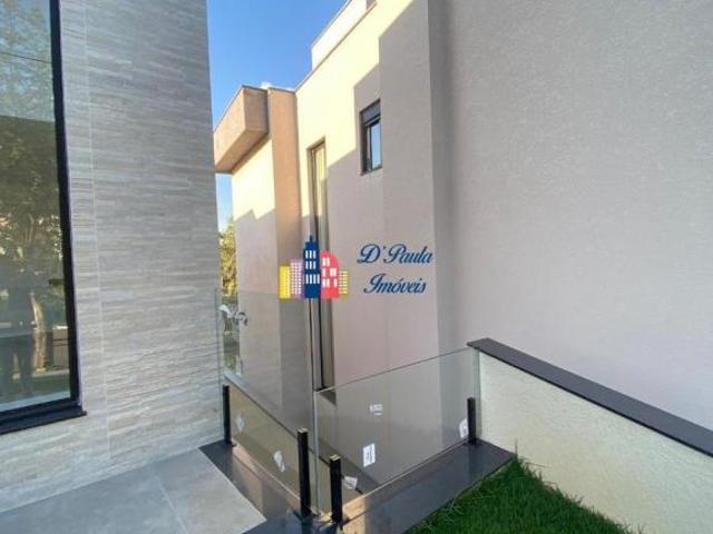Casa de luxo em condomínio: 4 quartos, 2 suítes, 3 salas, 4 banheiros, 4 vagas, 300m² Santana de P