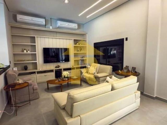 Casa de Luxo em Condomínio à Venda em Fronteira MG: 6 quartos, 6 suítes, 3 salas, 10 banheiros, 10 v