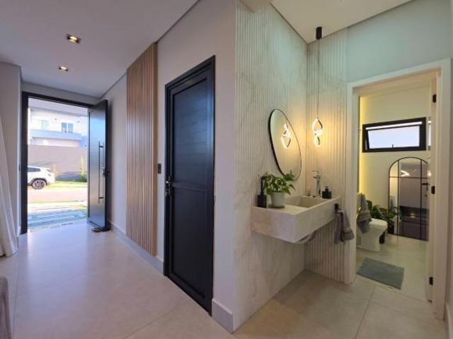 Casa de luxo em condomínio à venda em Valinhos SP, bairro Roncáglia: 3 quartos, 3 suítes, 3 salas, 4