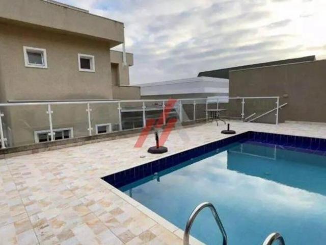Casa de Luxo em Condomínio em Alphaville: 3 quartos, 3 suítes, 3 salas, 5 banheiros, 4 vagas, 224m²