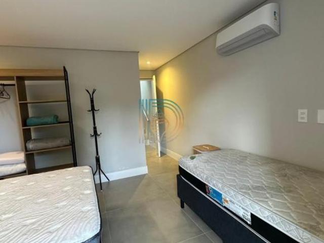 Casa de Luxo em Condomínio em Juquehy: 4 Quartos, 4 Suítes, 2 Salas, 4 Banheiros, 3 Vagas na Garagem