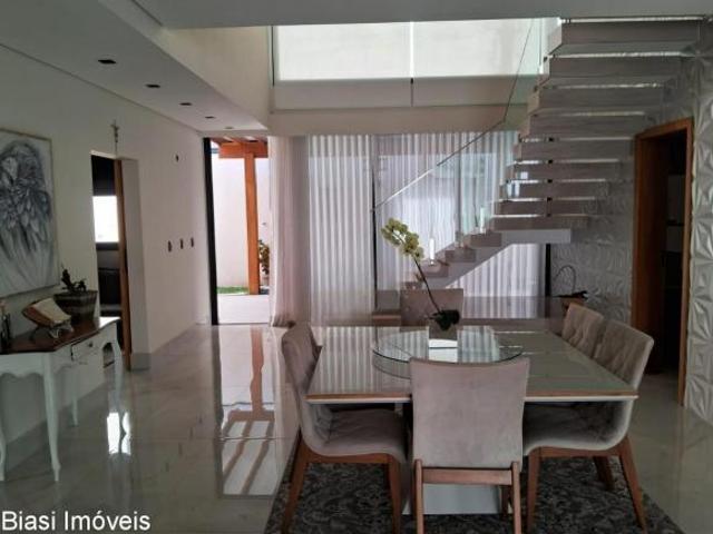 Casa de luxo no Condomínio Residencial Jaguary: 6 quartos, 5 suítes, 2 salas, 6 banheiros, 3 vagas d