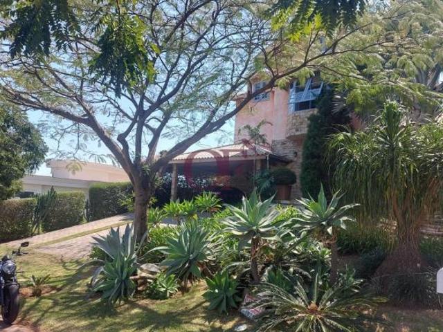 Casa de Luxo no Reserva Japy Golf Club com Vista Exclusiva para o Golfe