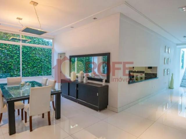 Casa de Luxo no Cidade Jardim 870 m² | 4 Suítes, Porteira Fechada e Piscina Privativa SP