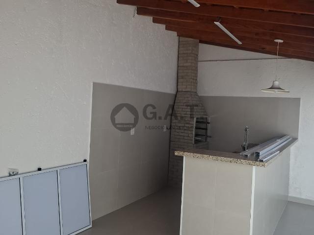 Casa de locação com 3 quartos, 1 suíte e 3 vagas na Vila Almeida, Sorocaba SP: espaçosa e confortável com 162m²!