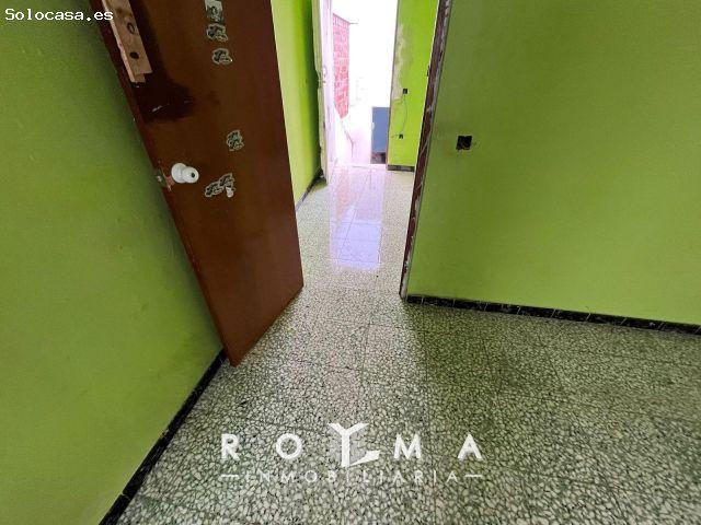 Casa de pueblo a reformar en centro de Arahal