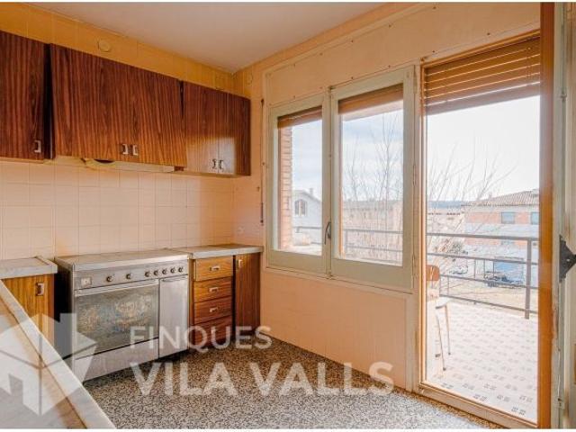¡Casa de pueblo con 300 m2 en Moià!