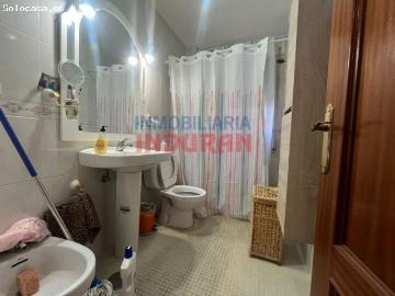 Casa de pueblo con 4 apartamentos en Peraleda de San Román Cáceres
