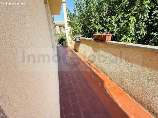 Casa de pueblo con 4 dormitorios y 373 m² de parcela para reformar en Casserres