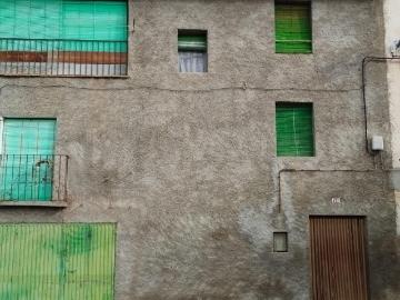 Casa de pueblo con corral y almacén independiente en Salas Altas