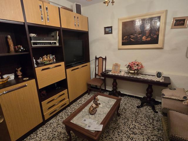 CASA DE PUEBLO CON AMPLIO CORRAL Y 5 HABITACIONES EN CETINA