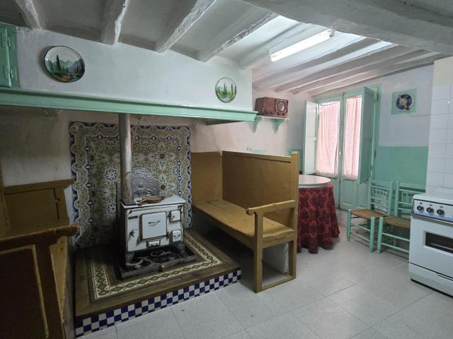 CASA DE PUEBLO CON ENCANTO EN EL CORAZON DE MIEDES