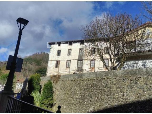 Casa de pueblo con encanto en Errezil: ¡Tu refugio en la naturaleza!