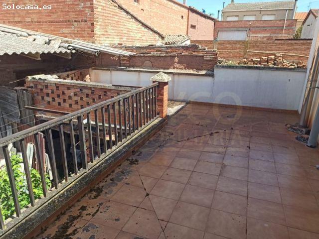 Casa de pueblo con patio, a la venta, en Azofra