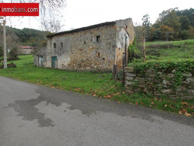 CASA DE PUEBLO CON TERRENO RUSTICO AGRARIO