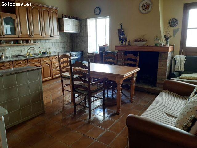 Casa de pueblo de 637 m2 13 habitaciones posibilidad de pequeña pensión