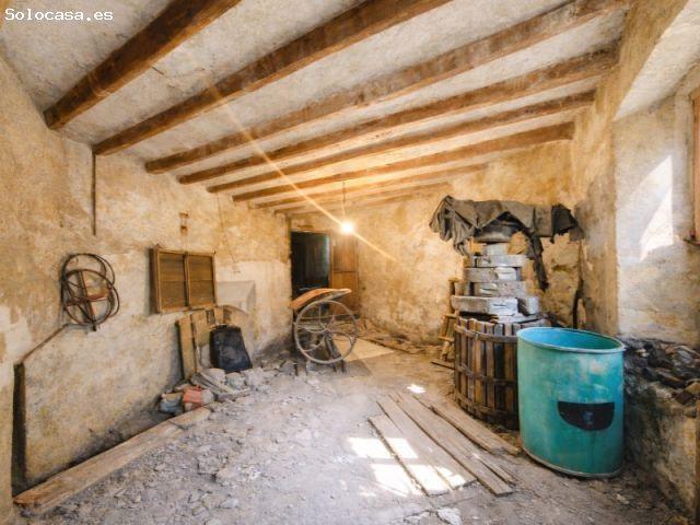 Casa de pueblo de 300 m² con patio y gran potencial en Sant Quintí de Mediona