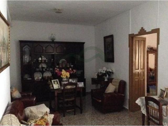 Casa de Pueblo de 398 m2, 5 Dormitorios, Terraza
