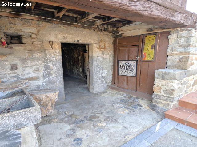 CASA DE PUEBLO DE PIEDRA CON CUADRA