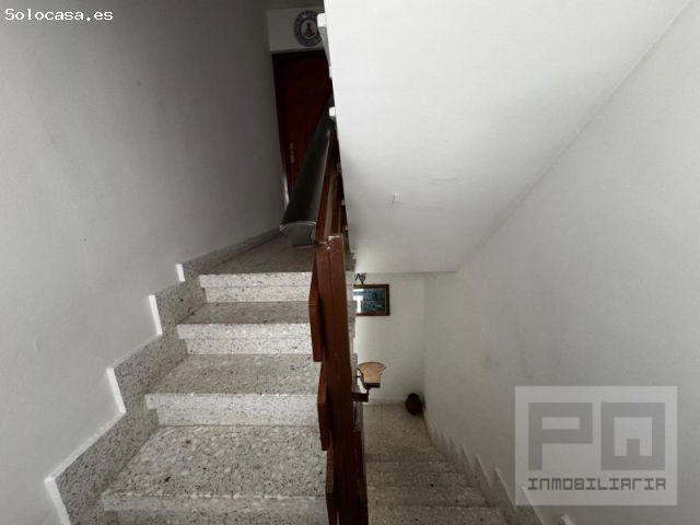 CASA DE PUEBLO DOS PLANTAS Y GARAJE INCLUIDO EN LA PARRA
