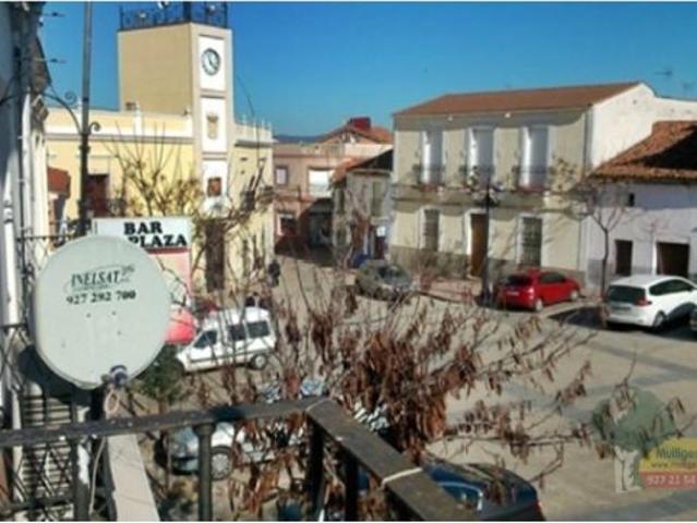 CASA DE PUEBLO EN TALAVAN, HUERTO Y OLIVAR